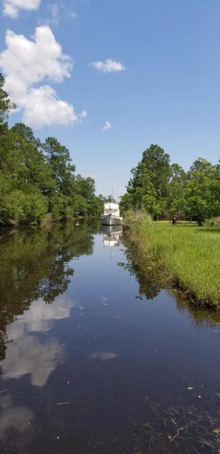 Peaceful Riverfront Cottage Sleeps 7 With Washer & Dryer Waveland Luaran gambar